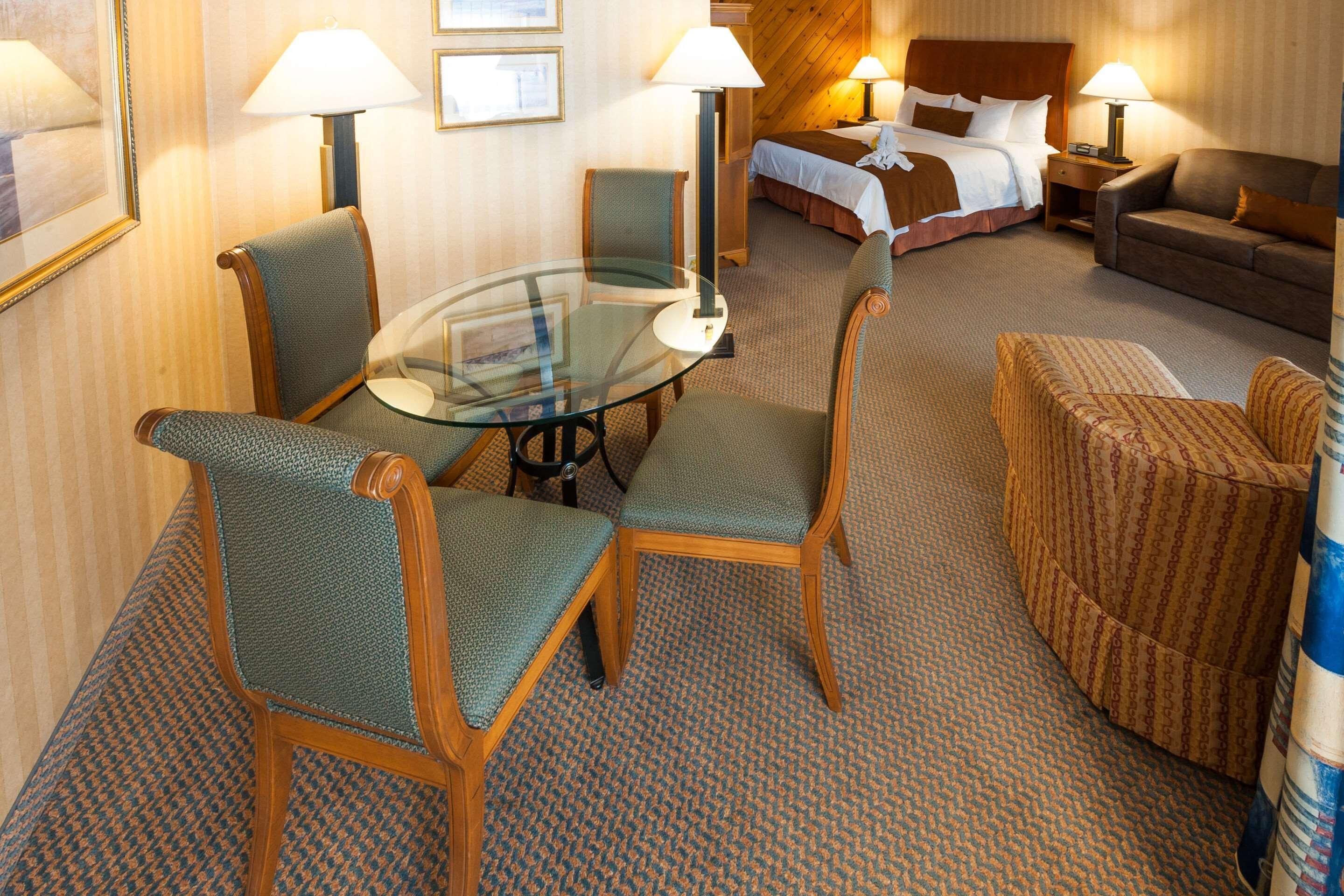 Pinestone Resort, Conference Centre, Spa & Golf Course Haliburton Exterior photo